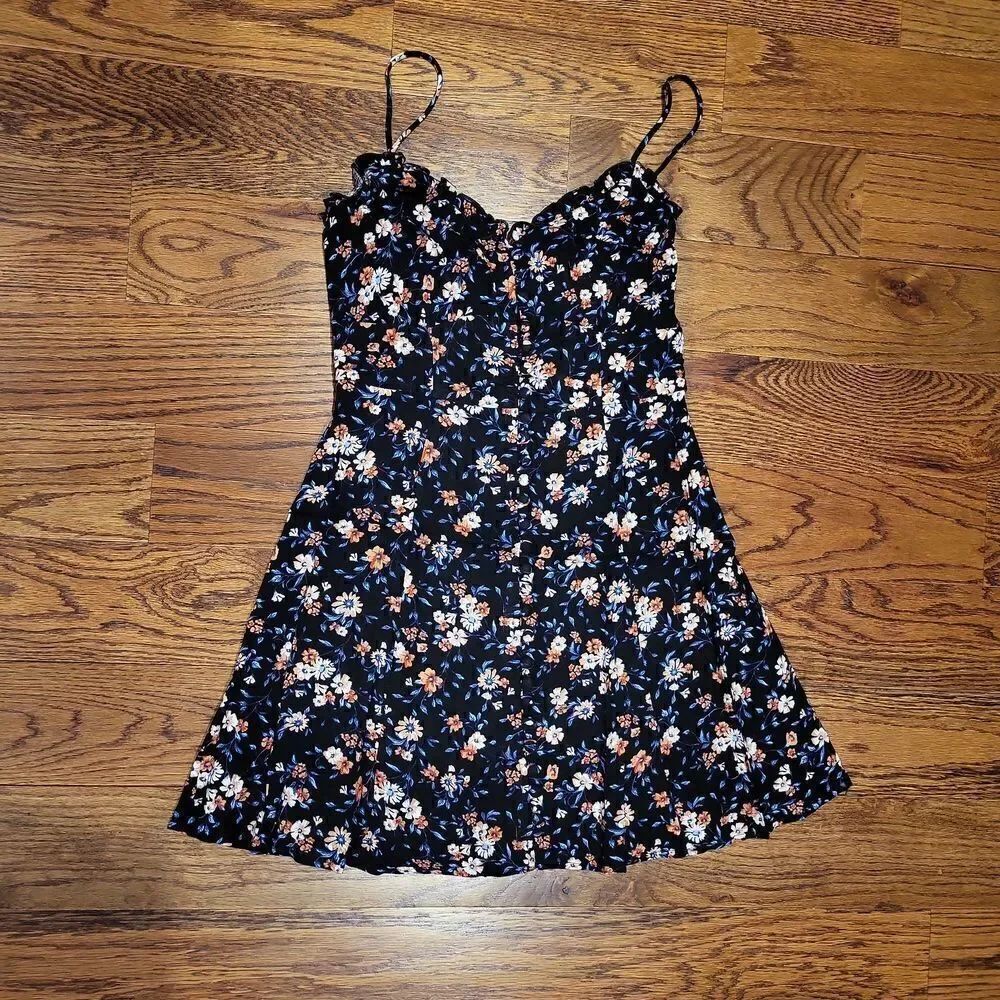 NWT! Floral Spring Dress Sweetheart neckline XS